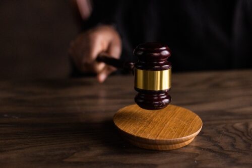 judge deciding on custody arrangement